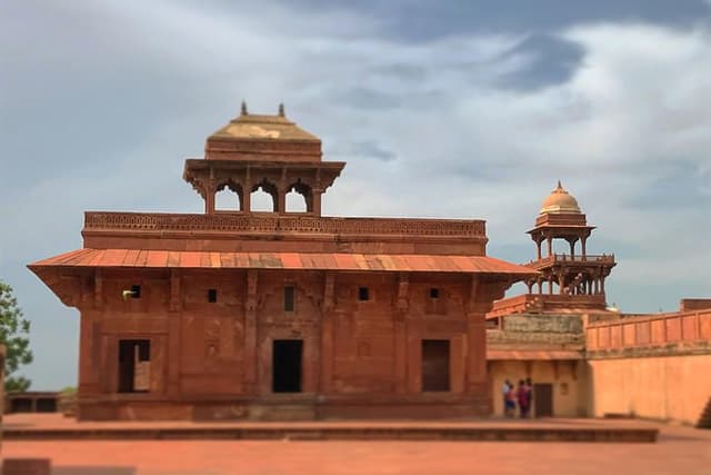 Bundi To Agra Drop Via Abhaneri Step Well's & Fatehpur Sikri