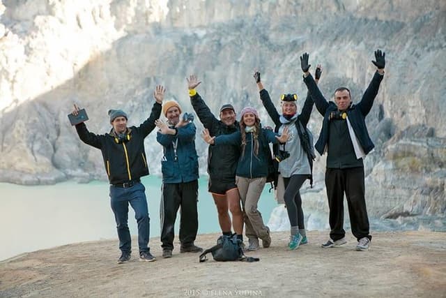 From Bali: 24-Hour Kawah Ijen Blue Flames, Dinner & Room
