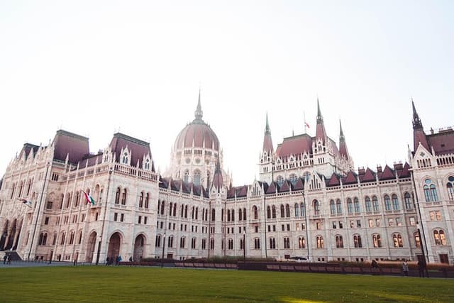 Budapest Historical Sightseeing - Free Walking Tour