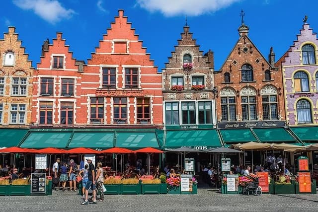 Private sightseeing tour to Bruges from Amsterdam