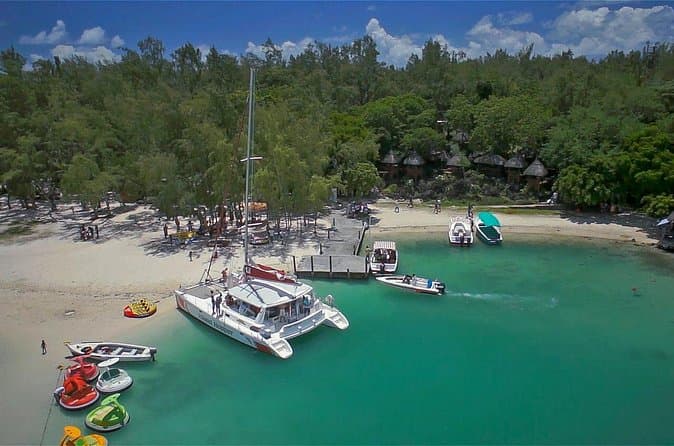 Top-Rated Catamaran Cruises Near Chamarel