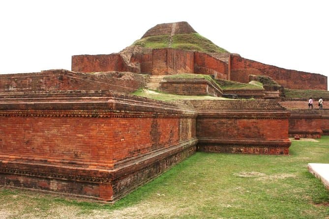 Explore Iconic UNESCO Sites: Dhaka Heritage Expeditions