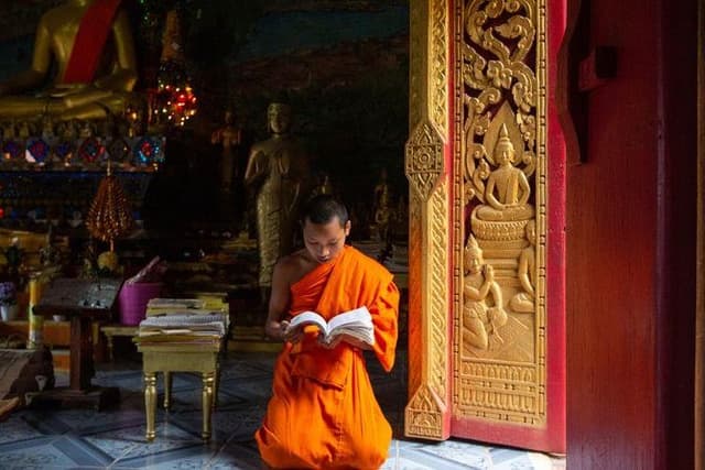 Small Group: Luang Prabang's Must-See Sights Including Mount Phousi