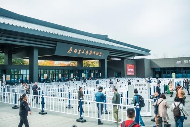 Private Xi'an Day Tour with Xi'an Railway Station Pick-up Options