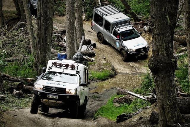 Full-Day Lakes Off-Road 4x4 Experience + Argentine Lunch