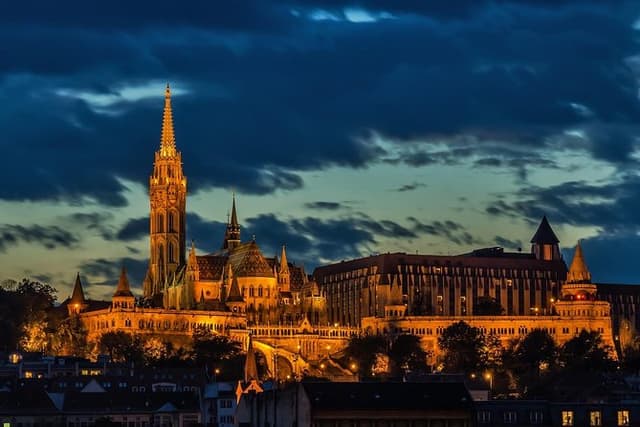 Private Budapest City Tour by Car
