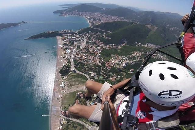 Bečići Standard Tandem Paragliding for First-Time Flyers