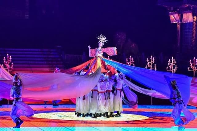 Skip the Line: Xi'an Tang Dynasty Show Ticket & Dumpling Dinner or Royal Banquet