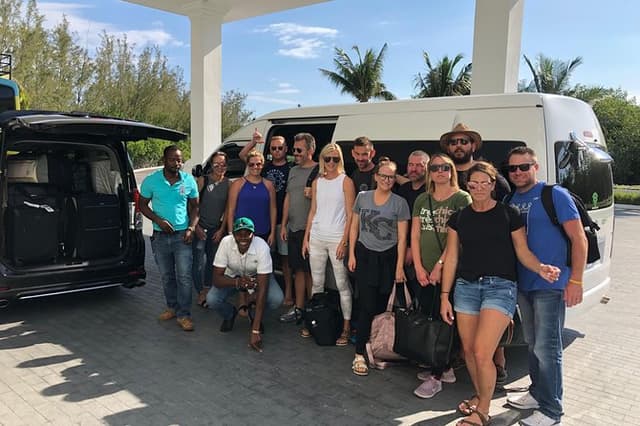 Airport MBJ Round Trip Transfer to Ocho Rios Airbnb Home, Resorts