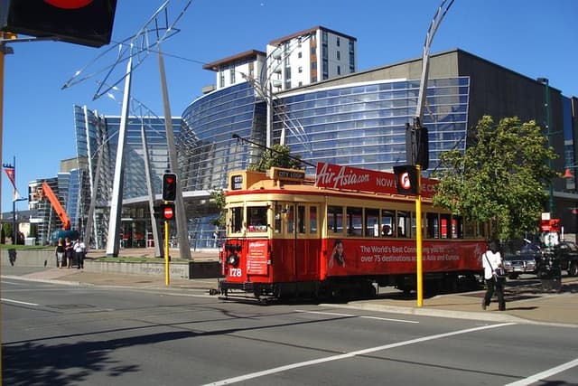 Private Christchurch & Lyttelton Scenic Day Tour