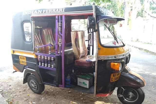 Explore Kochi by Tuk Tuk (book 1 adult & 2 go free (local only)
