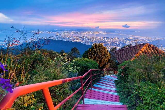 Penang City Tour Including Penang Hill Tickets (Fast Lane)