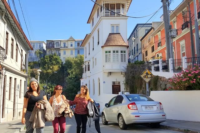 Private Full Day Tour to Concón Viña del Mar and Valparaiso + 1 Activity