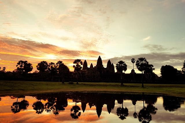 1day Private tour, Angkor sunrise,all main temples, Banteay srei