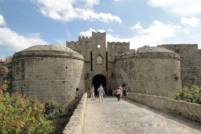Rhodes Old Town Walking Tour (Small Group)