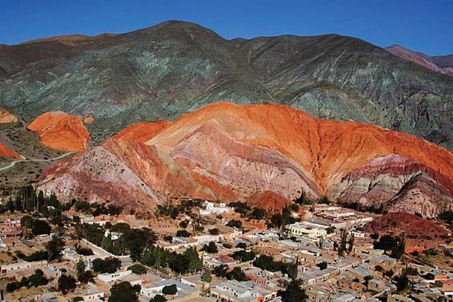 Quebrada de Humahuaca with Hornocal