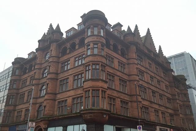 An Eclectic Best of Belfast with a local Walking/Experience tour.