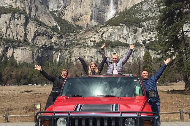 Private Hummer 4 X 4 Tour of Yosemite Including Hotel Pickup
