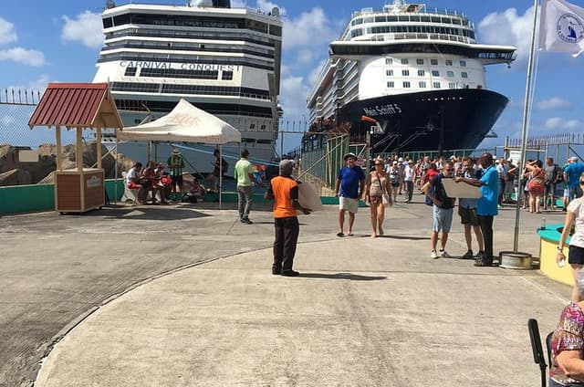 Discover St Kitts and Beach