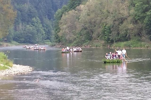 Best Value Tour for Classic Rafting in Dunajec River Gorge from Krakow