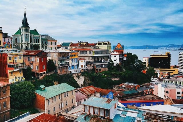 Valparaíso & Casablanca : Wine, Heritage and local culture