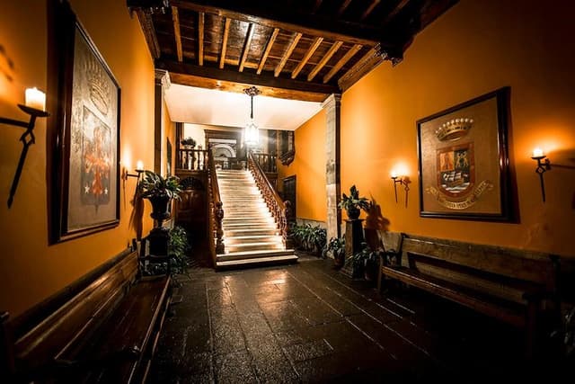 Colonial Casa Aliaga, Museo Central & Pisco Tasting