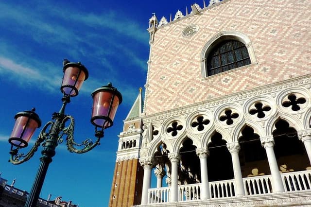 Guided Walking Tour of Venice, St Mark's Basilica & Doge's Palace