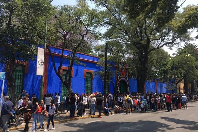 Frida Kahlo VIP [Museum Tickets Included] Bike, Markets & Churros