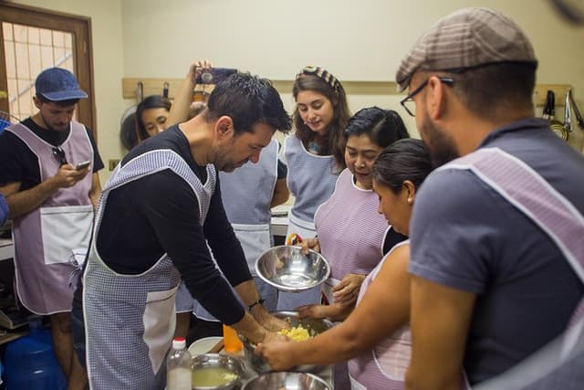 Adelante Mujer Bolivian Cooking Workshops