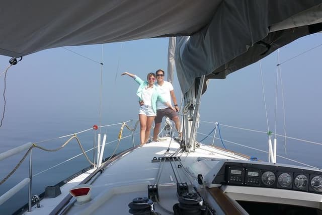 Private sailing trips around Fishers island from New London, CT