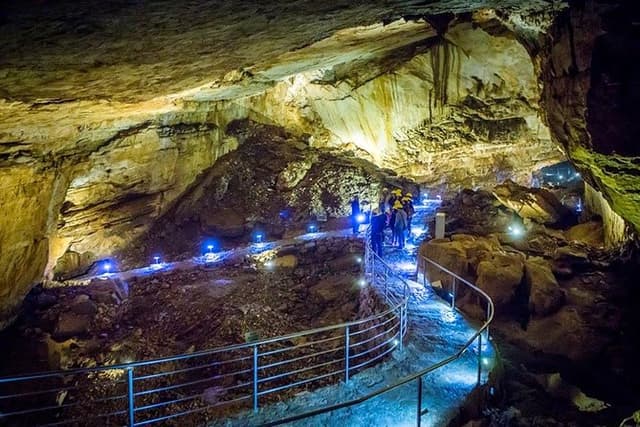 Vjetrenica Cave Tour