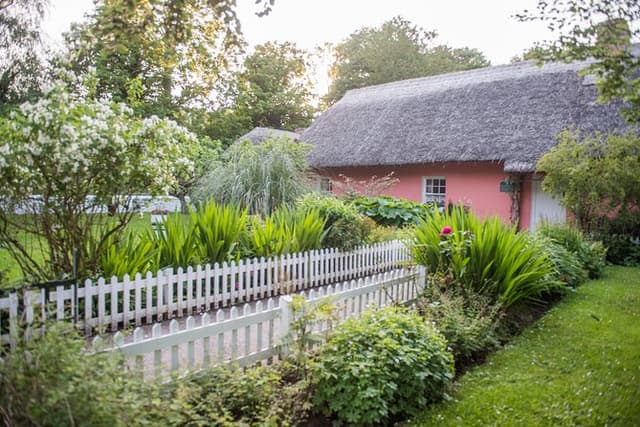 Bunratty Castle and Folk Park Admission Ticket