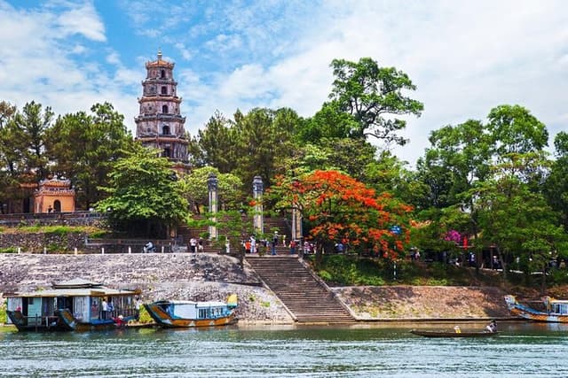 Private Hue Tombs & Pagoda Tour with Local Guide
