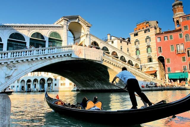 One-Day Venice: Skip-the-Line St. Mark’s Basilica, Walk & Gondola