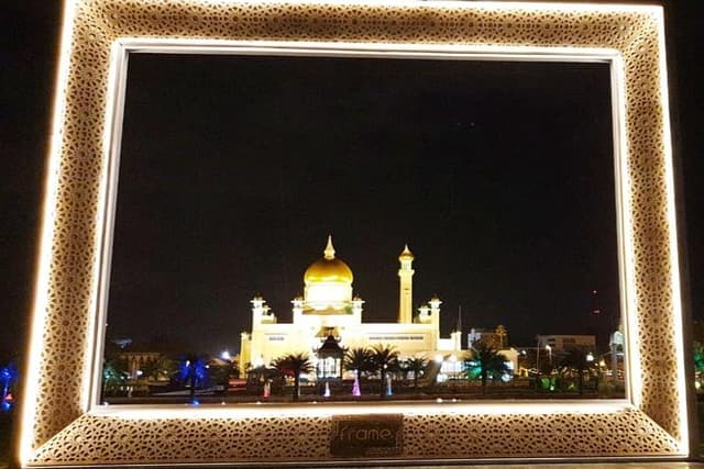 Bandar by Night Tour (Private)