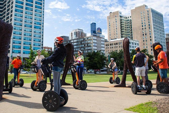 Best Chicago Lakefront Bike Tours & Scenic City Rides