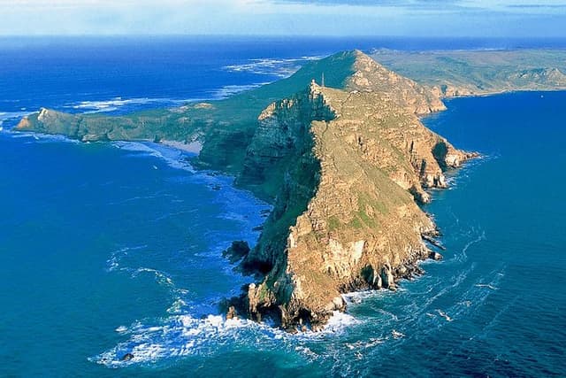 Cape Point and Boulder's Penguins Full Day Tour