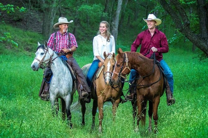 Best Sunset Horseback Rides in Waco