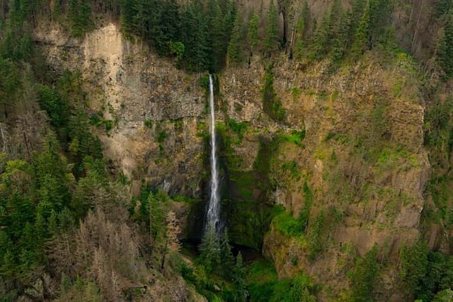 Multnomah Falls Waterfall Air Tour by Envi Adventures
