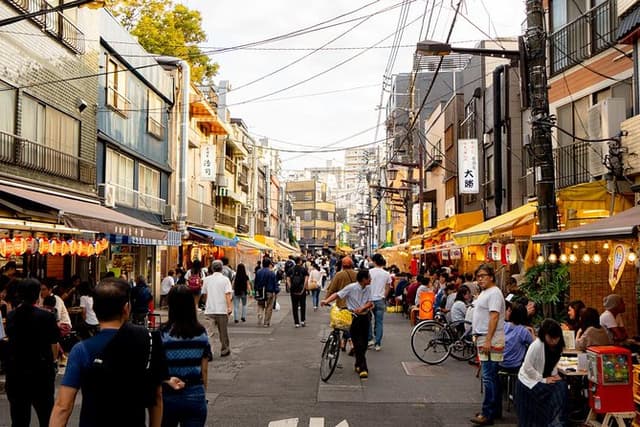Asakusa Highlights: Street Food Crawl Tour (7+ Local Bites)