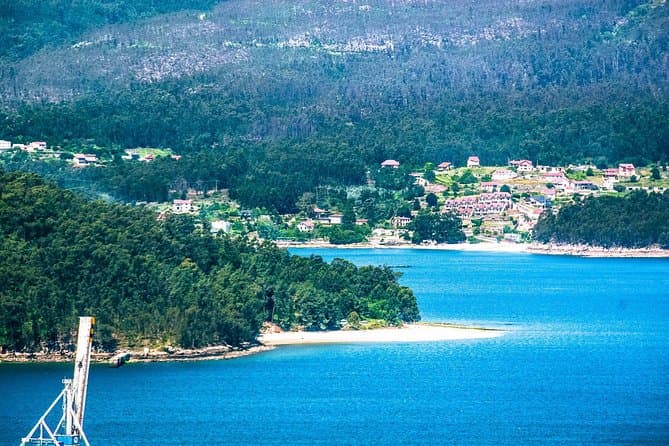 Rías Baixas Tour: Coastal Wine & Views
