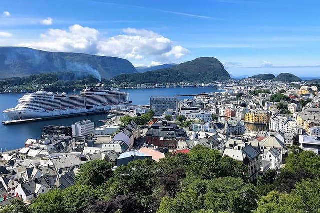 All Alesund Highlights in one tour