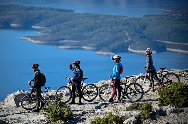 Biking Vidova - Skrip & museum of olive oil - Splitska - Postira