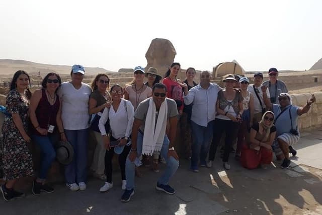 Private Tour Pyramids of Giza and Sphinx from Giza
