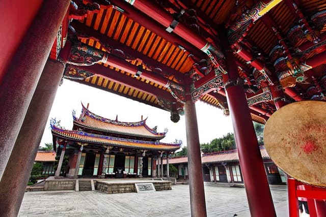Private Car: 8 Hour Highly Customized Taipei City Exploration!