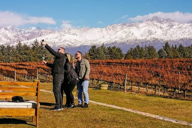 Uco Valley: Landscapes, organic wines and traditional flavors
