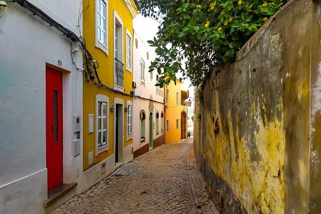 Small-Group Day Tour of Silves and Monchique with Wine Tasting