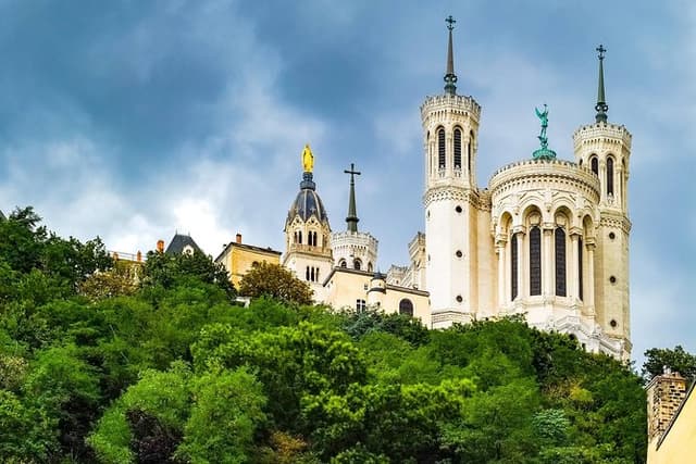 Highlights and Hidden Gems of Lyon Guided Walking Tour (English)