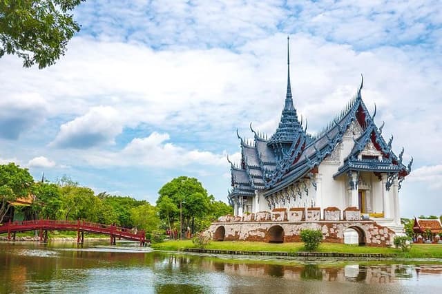 Ancient City Tour from Chiang Rai with Golden Triangle Royal Vila