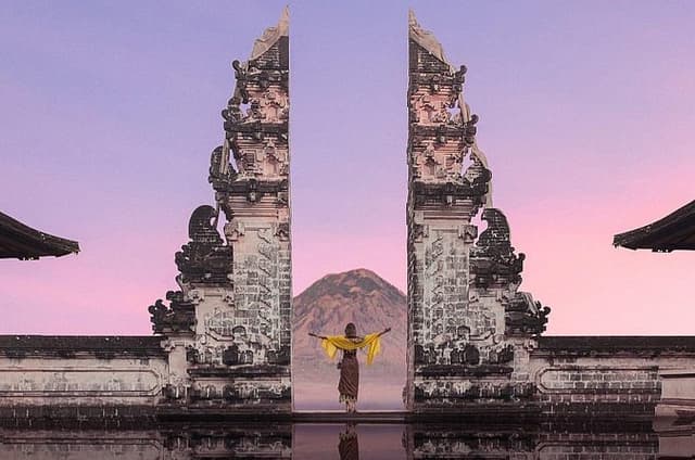 Mother's Temple of Besakih & Lempuyang Temple